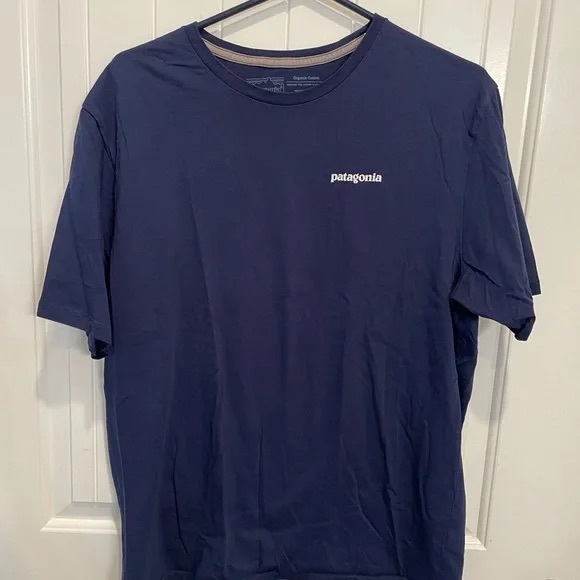 Classic Patagonia T Shirt – navy blue unisex large casual cut sustainable - Picture 3 of 6